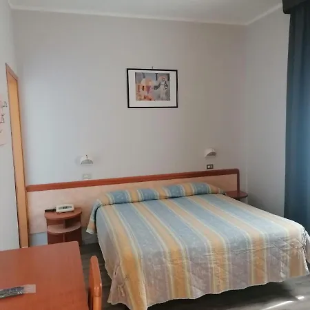 酒店 Roma Residenza 切尔维亚