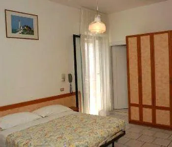 Roma Residenza מלון 3*