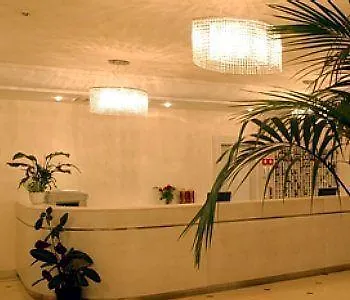 Roma Residenza מלון קרביה