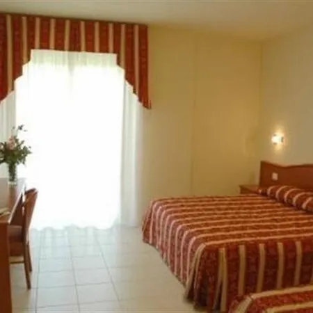 Roma Residenza 3* 切尔维亚