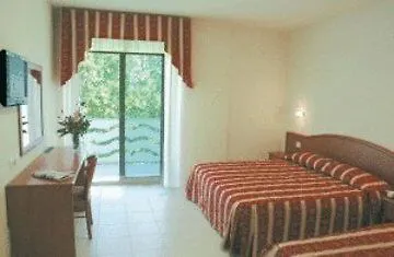 מלון Roma Residenza קרביה